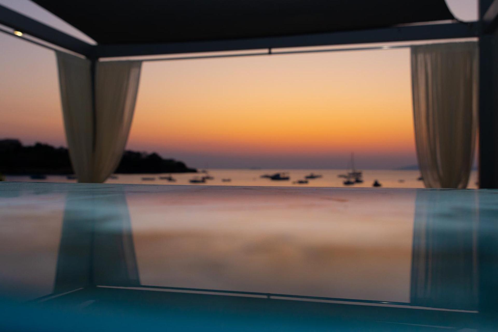 Buganvilla-Sea Front Villas Agia Pelagia  Exterior foto